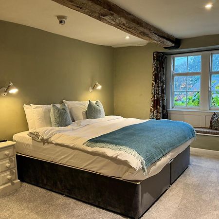 Hotel Neeld Arms Grittleton Exteriér fotografie