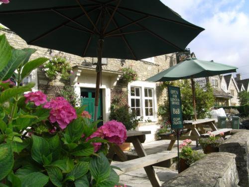 Hotel Neeld Arms Grittleton Exteriér fotografie