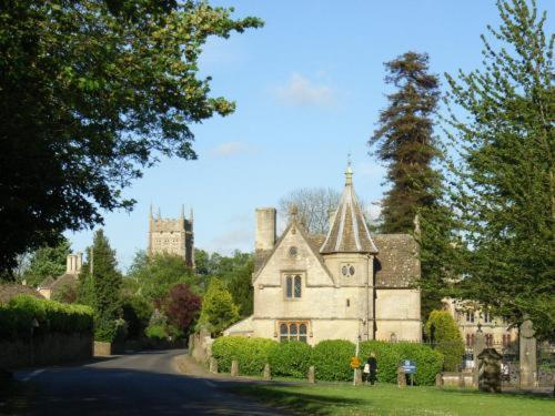 Hotel Neeld Arms Grittleton Exteriér fotografie