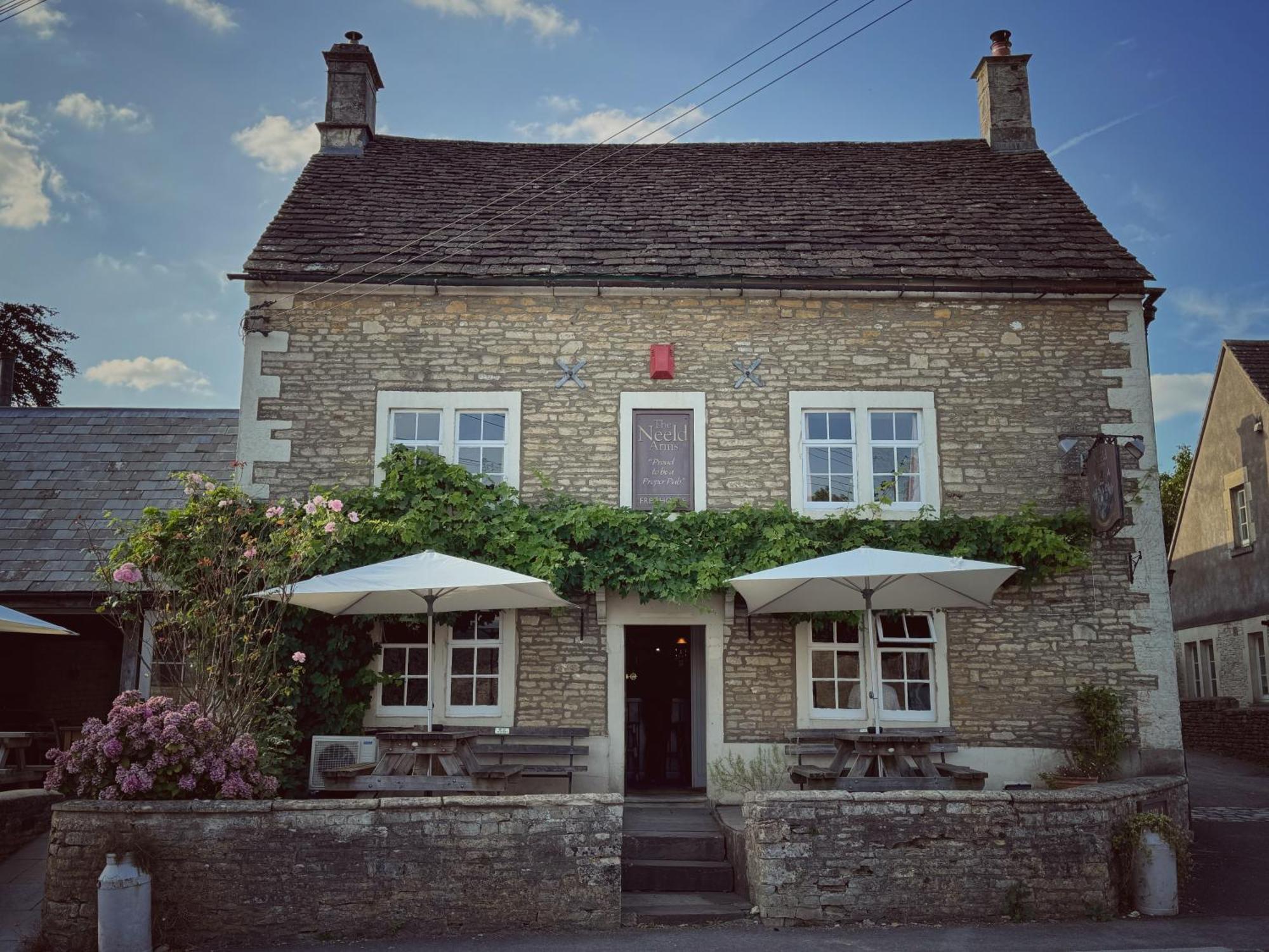 Hotel Neeld Arms Grittleton Exteriér fotografie